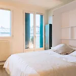 Stylish & Central Studio Apartment Menilmontant!